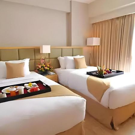 Horison Ultima Semarang Hotel Exterior photo
