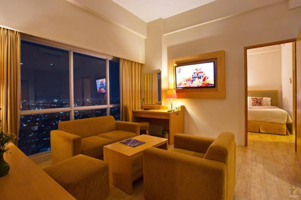 Horison Ultima Semarang Hotel Exterior photo