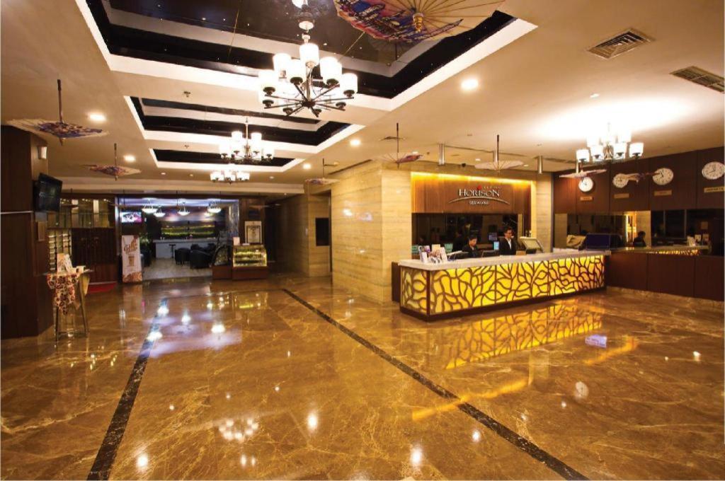 Horison Ultima Semarang Hotel Exterior photo