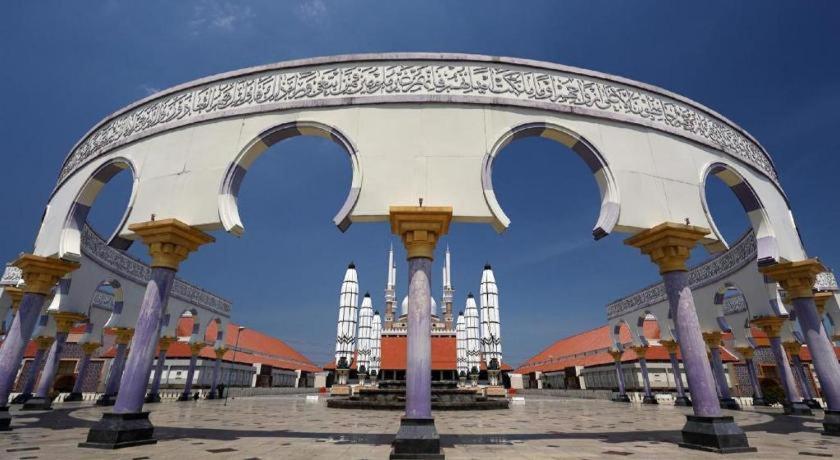 Horison Ultima Semarang Hotel Exterior photo