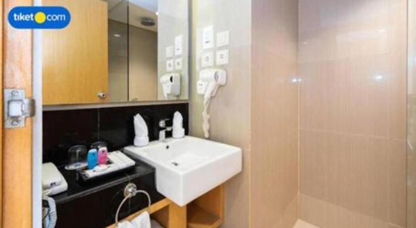 Horison Ultima Semarang Hotel Exterior photo