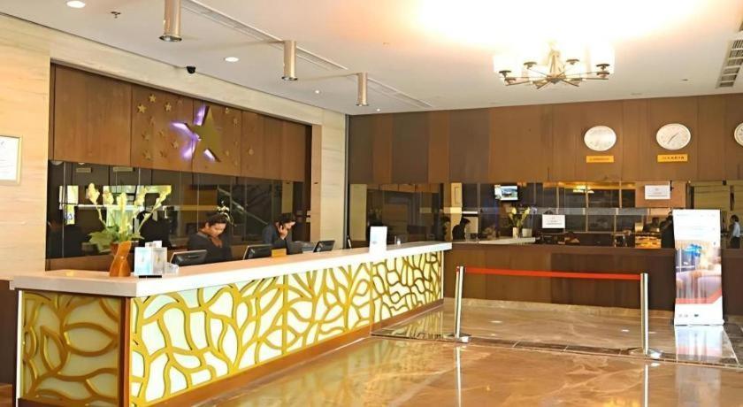 Horison Ultima Semarang Hotel Exterior photo