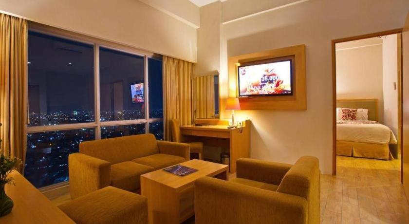 Horison Ultima Semarang Hotel Exterior photo