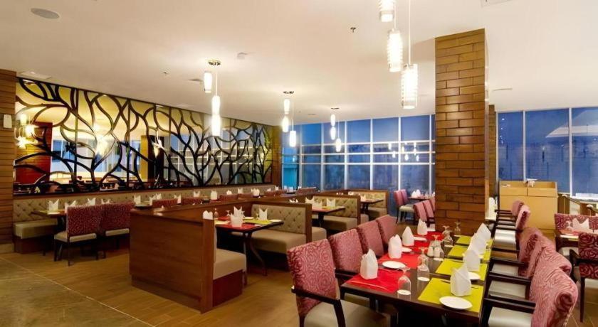 Horison Ultima Semarang Hotel Exterior photo