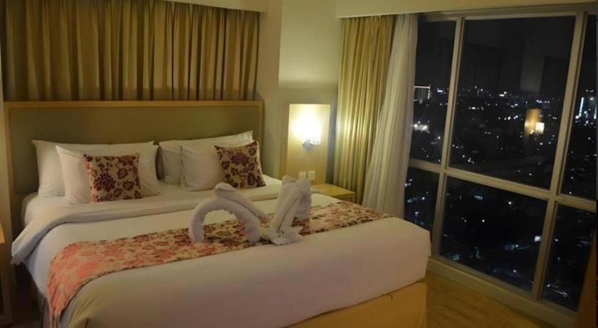 Horison Ultima Semarang Hotel Exterior photo