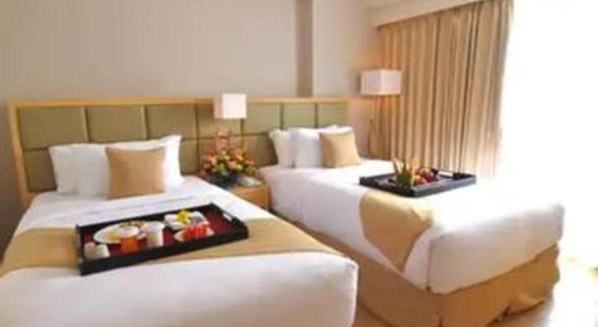 Horison Ultima Semarang Hotel Exterior photo