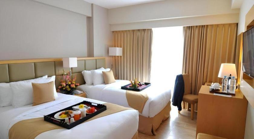 Horison Ultima Semarang Hotel Exterior photo